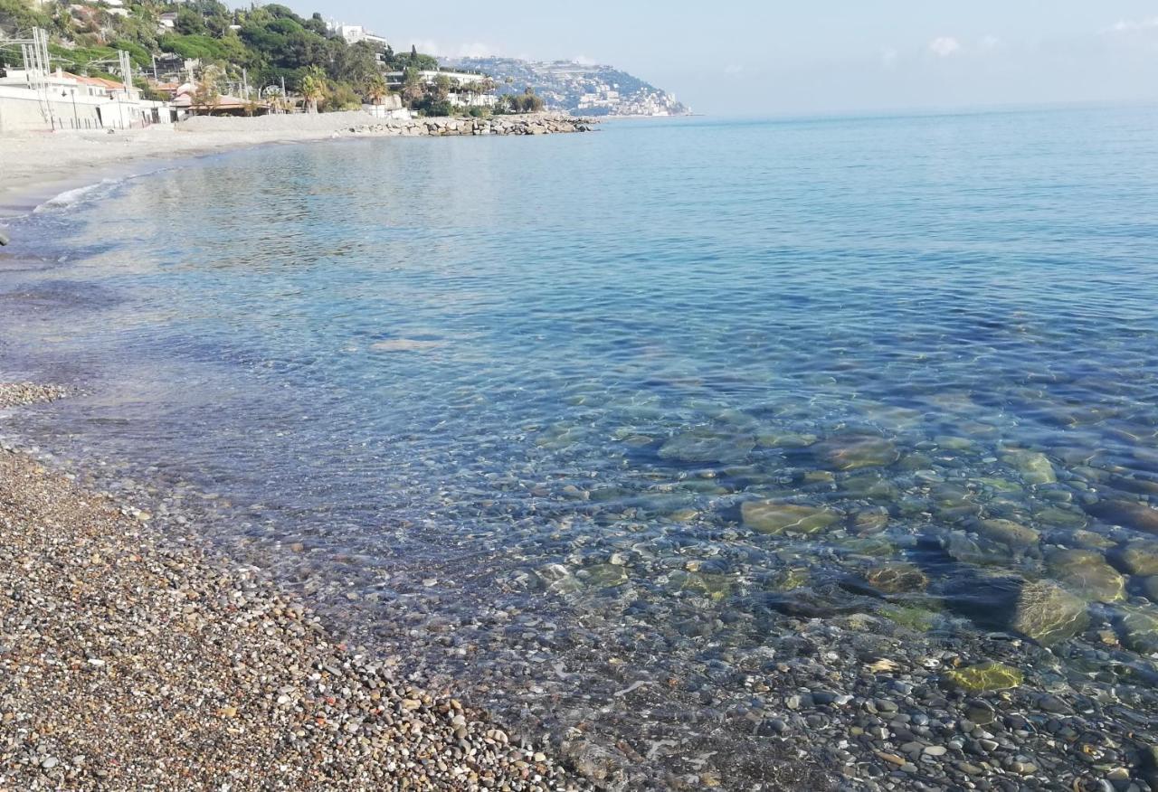 Casa Ambra Mare Apartment Bordighera Bagian luar foto
