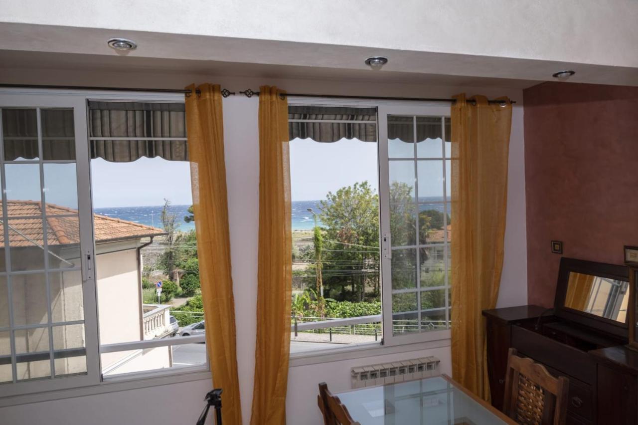 Casa Ambra Mare Apartment Bordighera Bagian luar foto